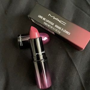 Love me lipstick - hey, frenchie!
